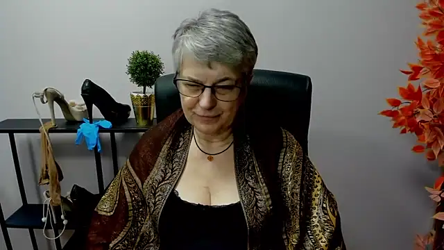 IrisDream online show from February 24, 2025, 1:53 pm