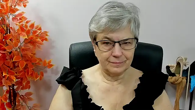 IrisDream online show from September 17, 2025, 6:15 am