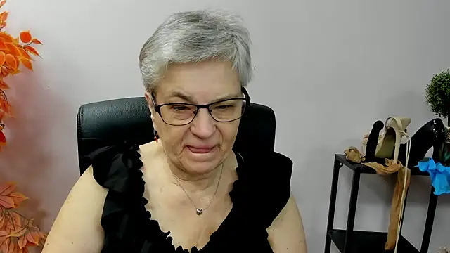 IrisDream online show from October 9, 2025, 6:14 am