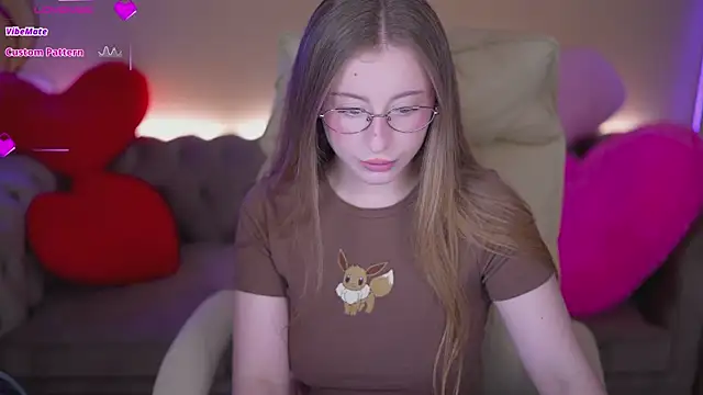 SilverrMoon online show from February 15, 2026, 2:05 pm