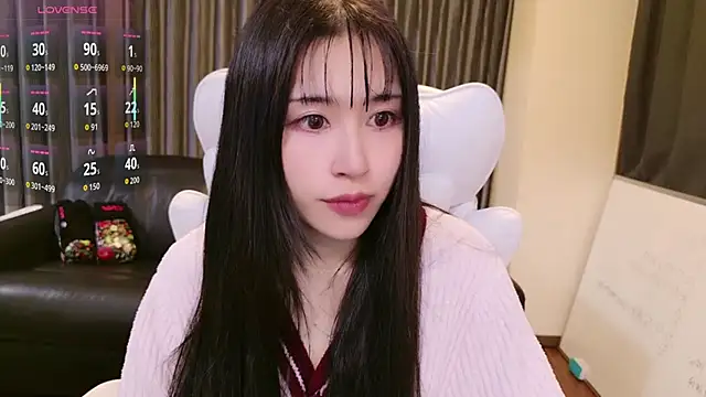 -satomi-jp online show from November 28, 2025, 1:22 pm