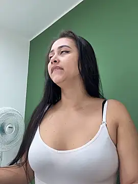 iiris  online show from November 18, 2025, 2:42 pm