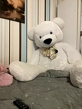 Liya my online show from October 4, 2025, 7:15 pm