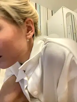 Liya my online show from November 18, 2025, 5:49 pm