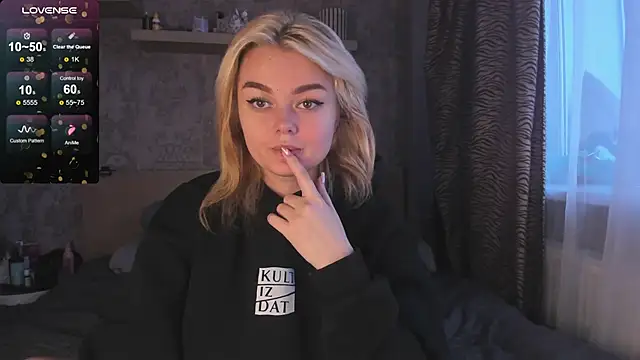 purebeautie13 online show from January 30, 2025, 12:06 pm