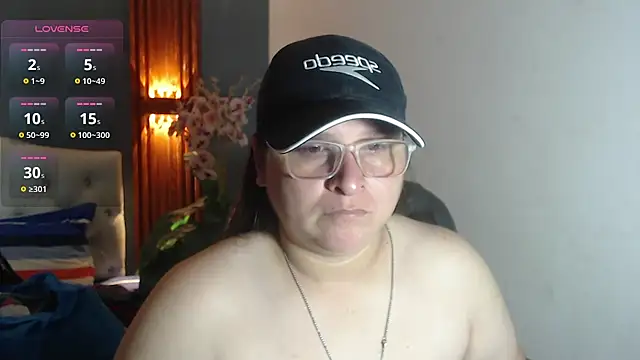 Snapshot of katty_femdom chatting on June 14, 2026, 9:43 am katty femdom online show from June 14, 2026, 9:43 am