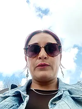 sophie banger online show from July 18, 2026, 8:06 pm