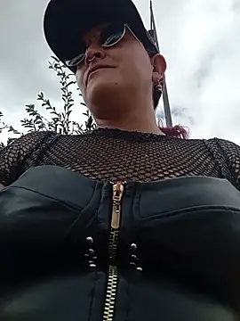 sophie banger online show from July 25, 2026, 7:53 pm