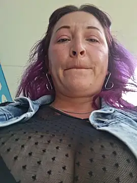 sophie banger online show from August 3, 2026, 8:37 pm