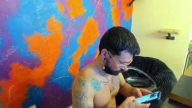 Snapshot of leondevereda chatting on October 8, 2025, 12:12 am leondevereda online show from October 8, 2025, 12:12 am