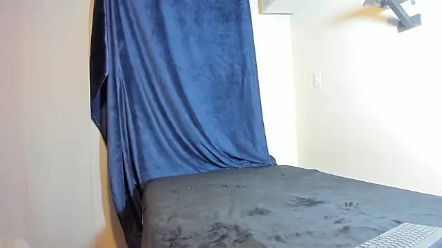 Snapshot of leondevereda chatting on November 26, 2025, 1:27 am leondevereda online show from November 26, 2025, 1:27 am