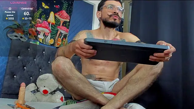 Snapshot of leondevereda chatting on March 22, 2025, 1:43 am leondevereda online show from March 22, 2025, 1:43 am