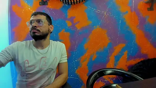 Snapshot of leondevereda chatting on September 18, 2025, 10:13 pm leondevereda online show from September 18, 2025, 10:13 pm