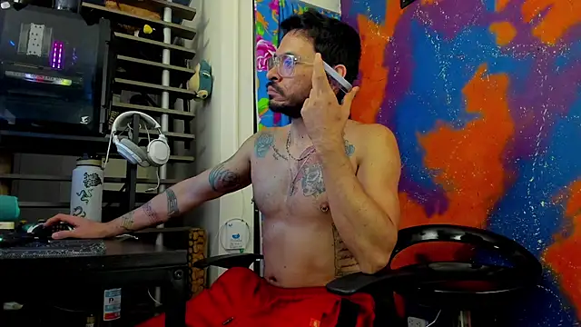 Snapshot of leondevereda chatting on December 20, 2025, 2:14 am leondevereda online show from December 20, 2025, 2:14 am