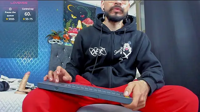 Snapshot of leondevereda chatting on March 19, 2025, 1:54 am leondevereda online show from March 19, 2025, 1:54 am