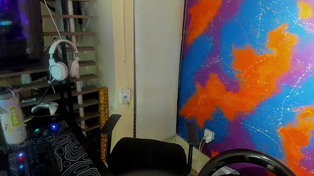 Snapshot of leondevereda chatting on September 25, 2025, 12:49 am leondevereda online show from September 25, 2025, 12:49 am