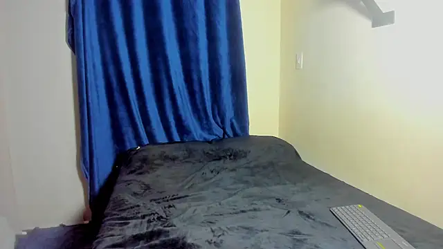 Snapshot of leondevereda chatting on December 3, 2025, 1:28 am leondevereda online show from December 3, 2025, 1:28 am