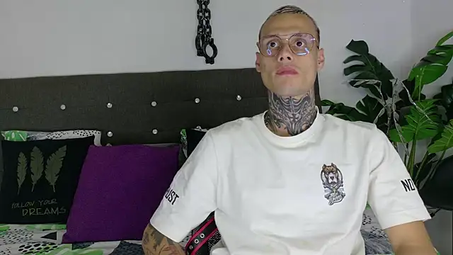 Snapshot of fucking_sinner chatting on November 28, 2025, 6:13 am fucking sinner online show from November 28, 2025, 6:13 am