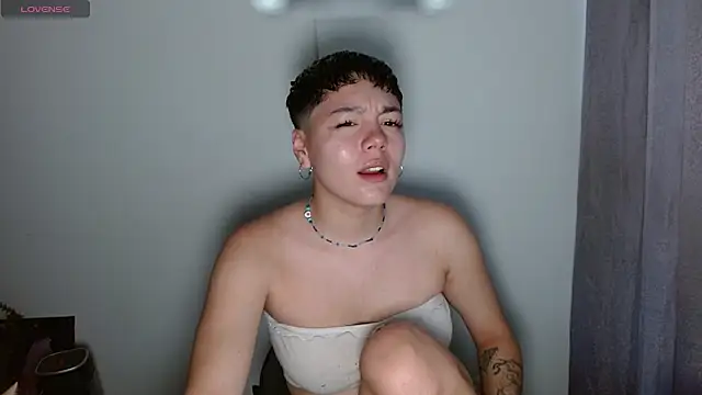 TRIXIE TANG28 online show from March 6, 2025, 8:48 pm