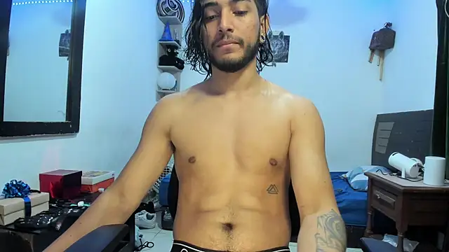 Snapshot of maxximus_100 chatting on March 15, 2025, 7:20 am maxximus 100 online show from March 15, 2025, 7:20 am