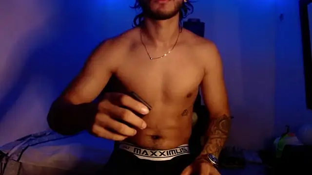 Snapshot of maxximus_100 chatting on January 25, 2025, 6:01 am maxximus 100 online show from January 25, 2025, 6:01 am