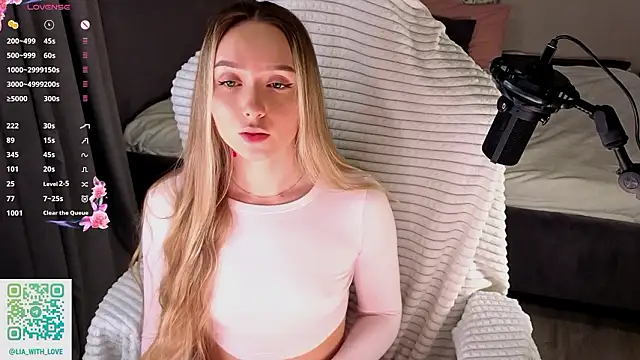 HollisBeckett online show from February 14, 2026, 1:17 am