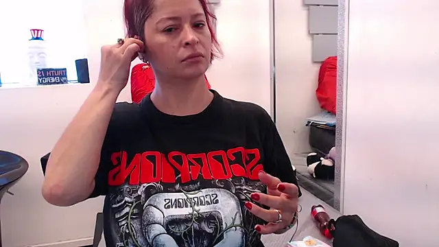 Snapshot of eva_twiss chatting on July 29, 2026, 1:10 pm eva twiss online show from July 29, 2026, 1:10 pm