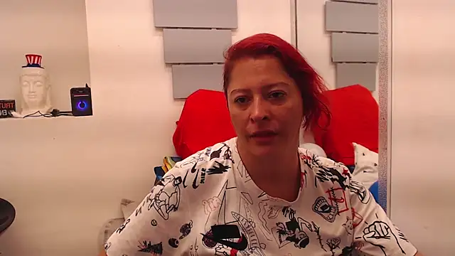 Snapshot of eva_twiss chatting on July 13, 2026, 1:43 pm eva twiss online show from July 13, 2026, 1:43 pm