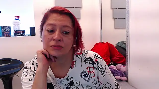Snapshot of eva_twiss chatting on July 31, 2026, 2:05 pm eva twiss online show from July 31, 2026, 2:05 pm