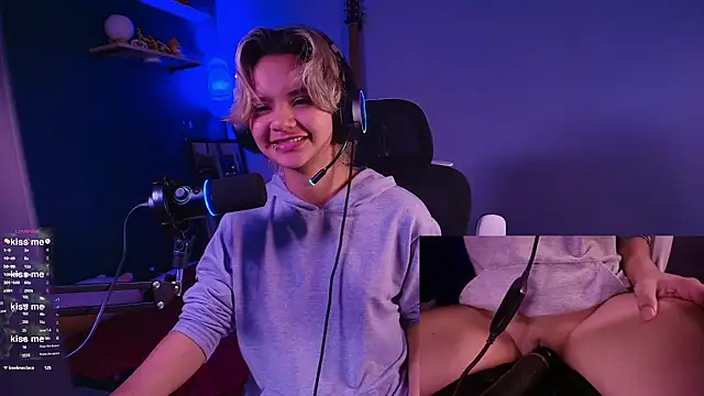 marlena3312 online show from February 6, 2026, 2:13 pm