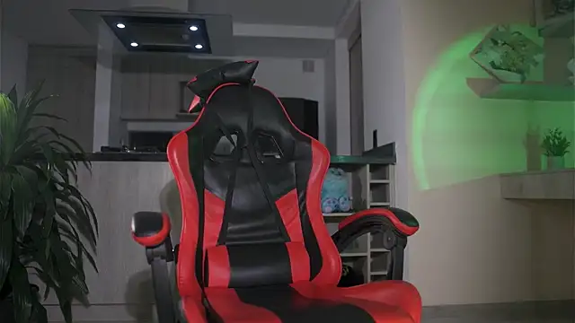 LeoSalvatore  online show from September 26, 2025, 4:52 am