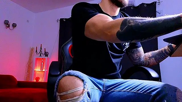 MightyAaron66 online show from October 15, 2025, 1:37 am