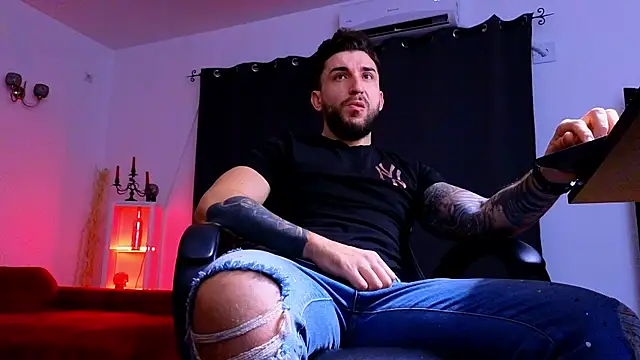 MightyAaron66 online show from December 3, 2025, 4:02 am