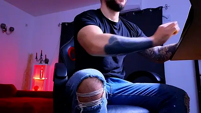 MightyAaron66 online show from December 15, 2025, 5:02 am