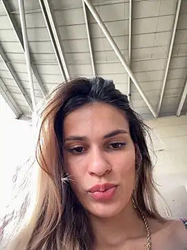 cuteluci  online show from September 25, 2025, 7:42 pm