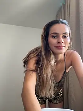 cuteluci  online show from November 1, 2025, 6:35 pm