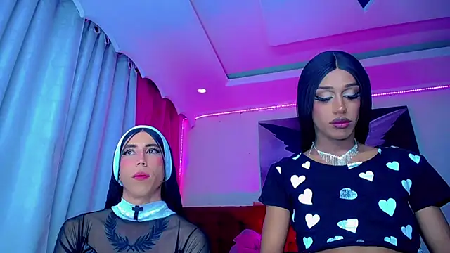 NahomiCamper online show from October 19, 2025, 1:30 am