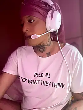 CrownedNyaries online show from February 19, 2026, 5:10 pm