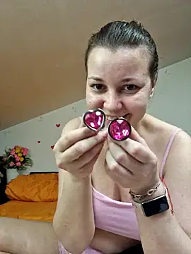 SweetMaddy888 online show from March 16, 2026, 2:32 pm