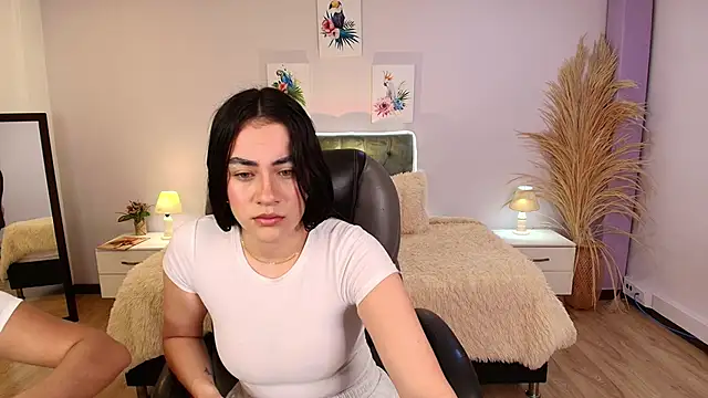 Icysweetcam online show from April 30, 2026, 11:06 am