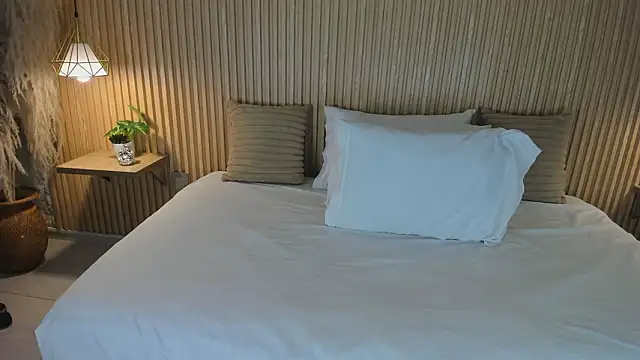 ArticaBelle online show from March 15, 2026, 4:19 am