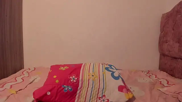 Snapshot of Catherine_tabarezx chatting on June 17, 2026, 12:15 pm Catherine tabarezx online show from June 17, 2026, 12:15 pm