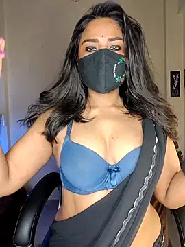 Snapshot of Black-Pearll chatting on February 18, 2026, 6:44 am Black-Pearll online show from February 18, 2026, 6:44 am