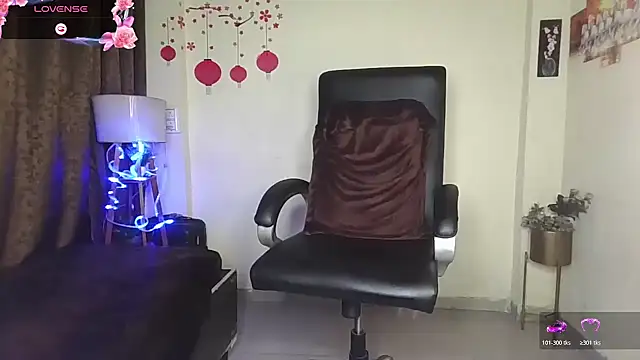 Snapshot of Black-Pearll chatting on March 1, 2026, 5:18 am Black-Pearll online show from March 1, 2026, 5:18 am