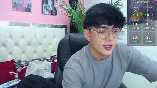 nolan twink1 online show from March 22, 2025, 6:47 pm