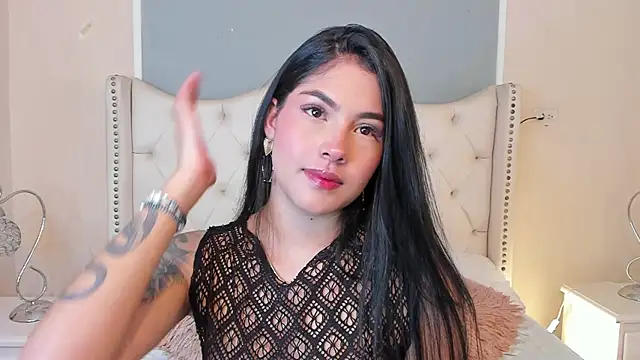 Mia Elowen online show from February 11, 2025, 9:56 pm