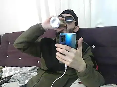 Snapshot of kallaviz chatting on December 15, 2025, 6:14 pm kallaviz online show from December 15, 2025, 6:14 pm