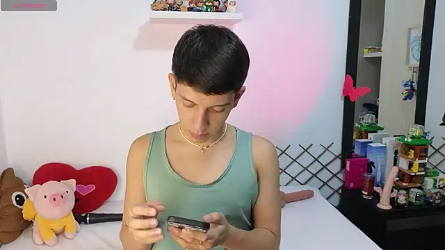 milky  boy  online show from January 7, 2026, 4:39 am