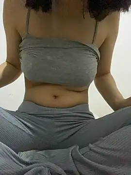 Farawla1237 online show from June 26, 2026, 5:52 pm