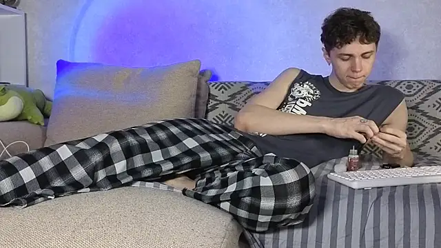 aqualidolly online show from December 27, 2024, 5:59 pm